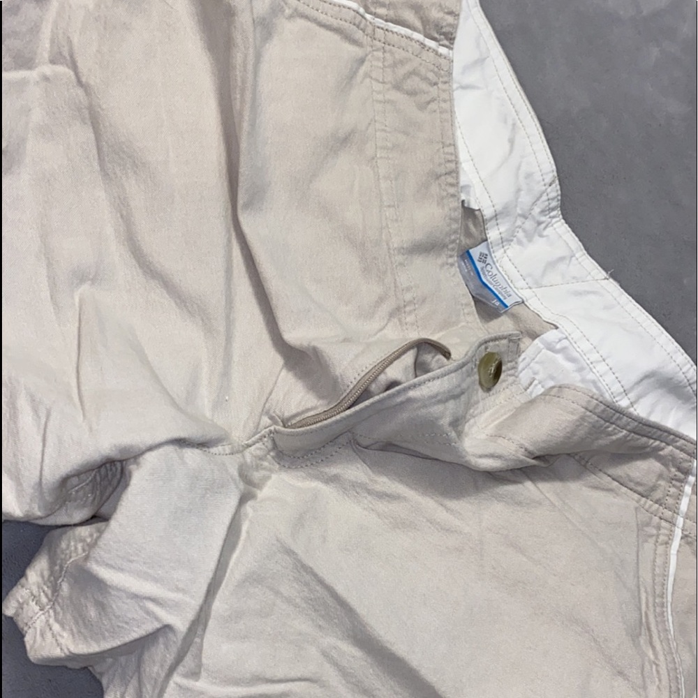 Columbia tan shorts